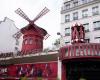 The wings of the legendary Moulin Rouge windmill have fallen in Paris / Article
