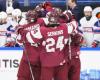 Latvian U18 hockey players will meet Canada in the quarter-finals of the World Cup