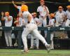 Dylan Dreiling homer lift No. 1 Tennessee baseball to win vs Queens