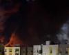 A large fire in the shopping center in the capital of Poland / Article
